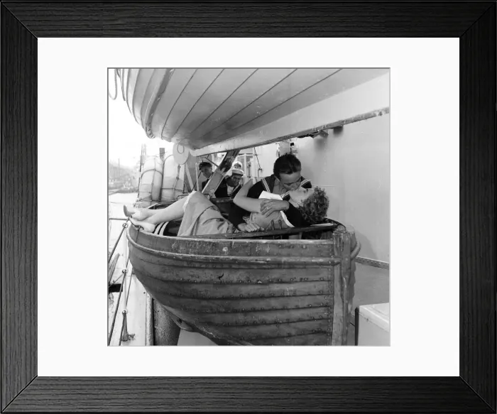 Framed Print : Love and Romance on board the Frigate HMS St Austell, who arrived at Her Majesty