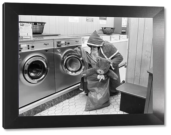 Santa Claus, makes time for Laundry, ahead of Christmas, 10th December 1977