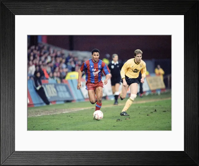 Framed Print : John Salako in action for Crystal Palace against Rochdale during the two teams FA Cup Framed Print : John Salako in action for Crystal Palace against Rochdale during the two teams FA Cup