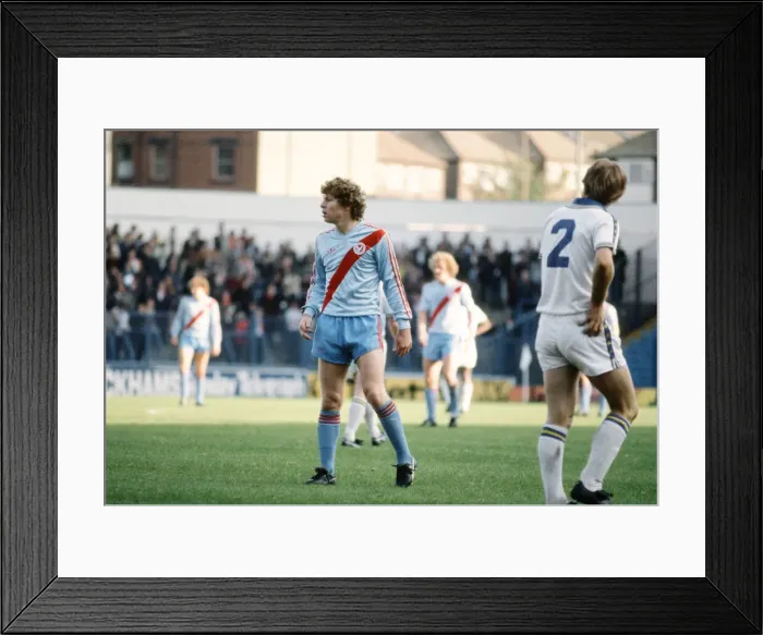 Framed Print : Clive Allen in action for Crystal Palace against Leeds United at Elland Road Framed Print : Clive Allen in action for Crystal Palace against Leeds United at Elland Road