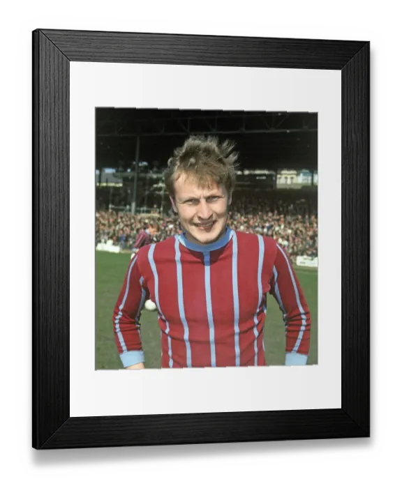 Framed Print : Crystal Palace footballer David Payne poses for a portrait before a league match