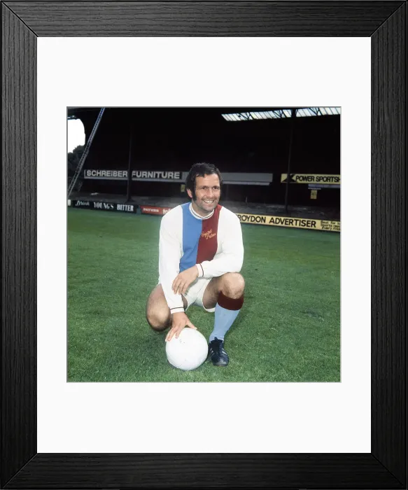 Framed Print : Crystal Palace footballer Bobby Kellard poses at Selhurst Park during a photocall ahead Framed Print : Crystal Palace footballer Bobby Kellard poses at Selhurst Park during a photocall ahead