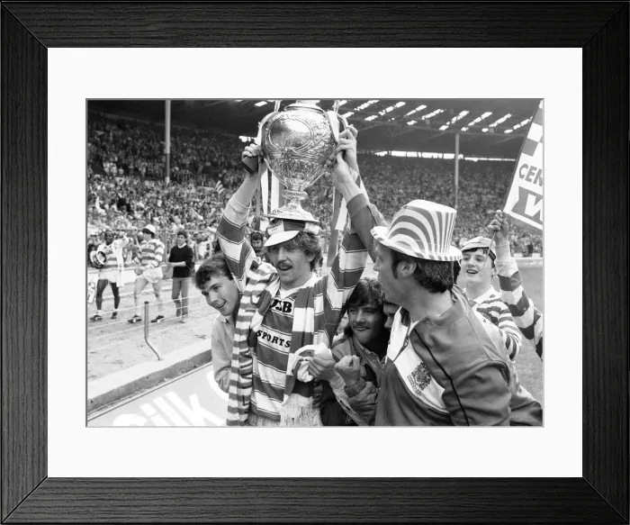 Framed Print : Brett Kenny, Wigan 28-24 Hull, Rugby League, Challenge Cup Final, Wembley Stadium, London Framed Print : Brett Kenny, Wigan 28-24 Hull, Rugby League, Challenge Cup Final, Wembley Stadium, London