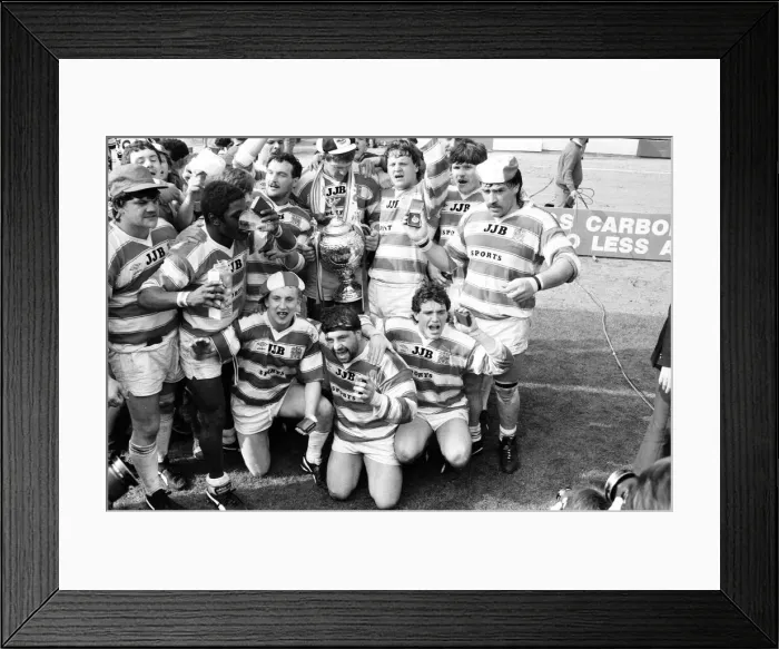 Framed Print : Henderson Gill, Wigan 28-24 Hull, Rugby League, Challenge Cup Final, Wembley Stadium Framed Print : Henderson Gill, Wigan 28-24 Hull, Rugby League, Challenge Cup Final, Wembley Stadium
