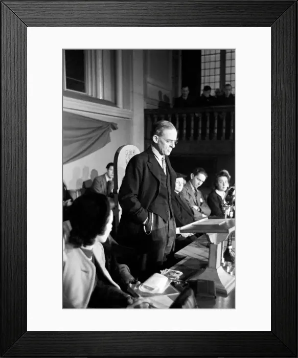 Framed Print : Sir Stafford Cripps Speaking at the Anglo-Soviet Youth meeting. March 1942 Framed Print : Sir Stafford Cripps Speaking at the Anglo-Soviet Youth meeting. March 1942