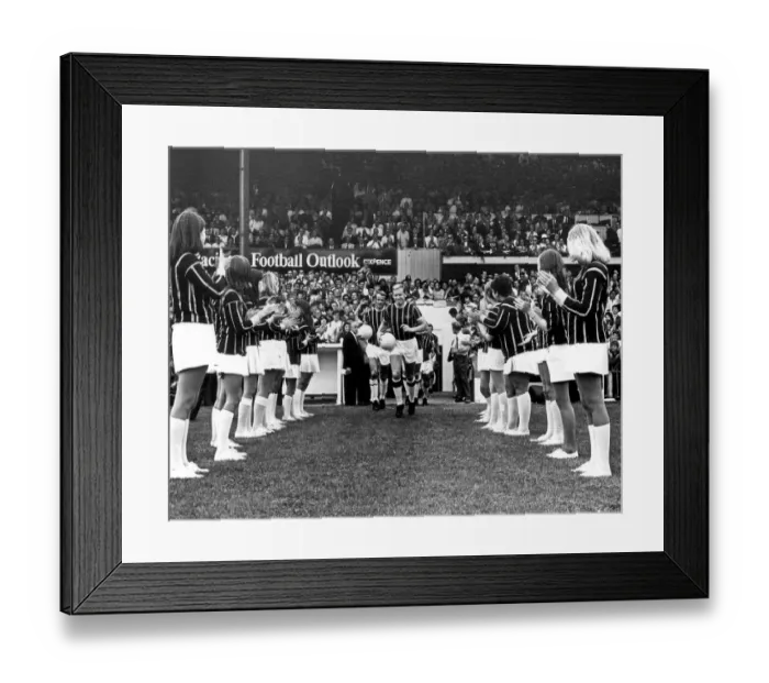 Framed Print : The girls from the Palace cheer leading group applaud Crystal Palace captain John Sewell Framed Print : The girls from the Palace cheer leading group applaud Crystal Palace captain John Sewell
