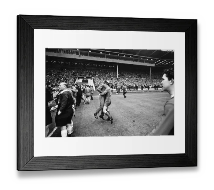 Framed Print : Liverpool 2-1 Leeds United 1965 FA Cup Final. 1st May 1965 (Picture Framed Print : Liverpool 2-1 Leeds United 1965 FA Cup Final. 1st May 1965 (Picture
