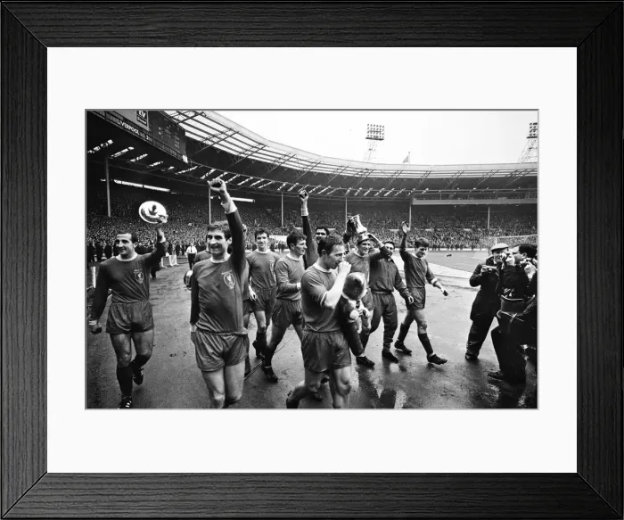 Framed Print : Liverpool 2-1 Leeds United 1965 FA Cup Final. 1st May 1965 (Picture Framed Print : Liverpool 2-1 Leeds United 1965 FA Cup Final. 1st May 1965 (Picture