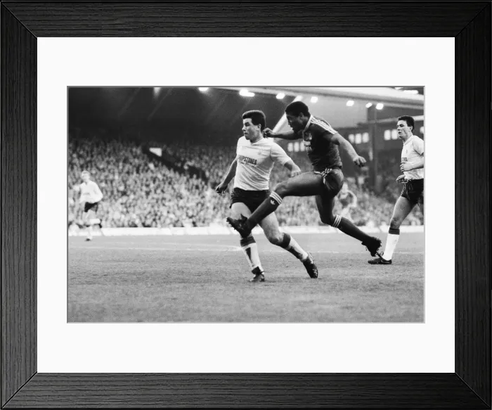 Framed Print : English League Division One match at Anfield, Liverpool 5 v Nottingham Forest 0 Framed Print : English League Division One match at Anfield, Liverpool 5 v Nottingham Forest 0
