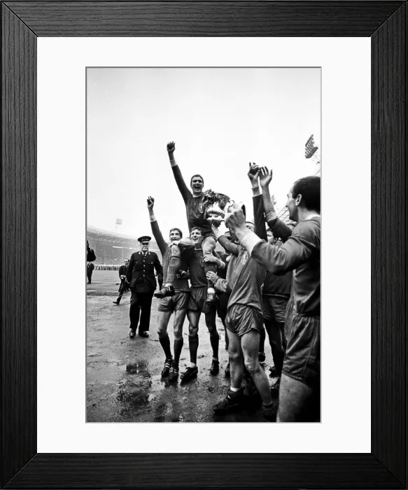 Framed Print : Liverpool 2-1 Leeds United 1965 FA Cup Final. 1st May 1965 (Picture Framed Print : Liverpool 2-1 Leeds United 1965 FA Cup Final. 1st May 1965 (Picture