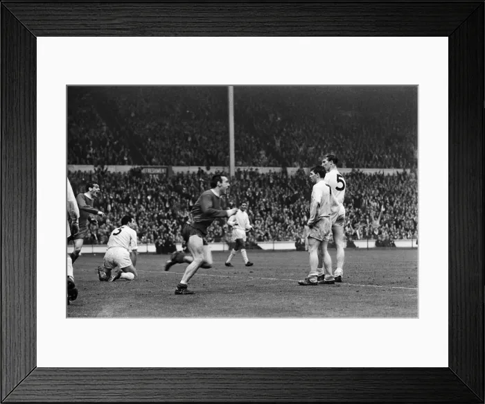 Framed Print : Liverpool 2-1 Leeds United 1965 FA Cup Final. 1st May 1965 (Picture Framed Print : Liverpool 2-1 Leeds United 1965 FA Cup Final. 1st May 1965 (Picture