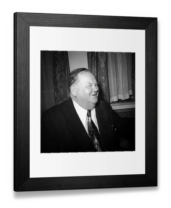 Framed Print : Stan Laurel and Oliver Hardy, arrived in the UK Monday (28th January) Framed Print : Stan Laurel and Oliver Hardy, arrived in the UK Monday (28th January)