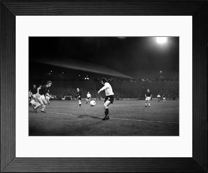 Framed Print : Burnley v Middlesbrough, Score 0-0, League Division Two