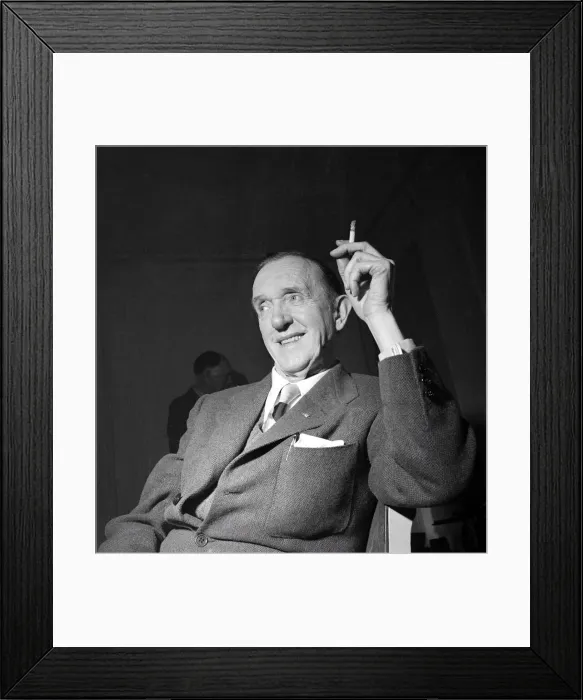 Framed Print : Stan Laurel and Oliver Hardy, arrived in the UK Monday (28th January)