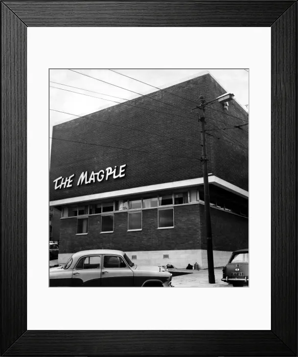 Framed Print : Newcastle public houses (pubs / pub) - The Magpie. 26th September, 1966 Framed Print : Newcastle public houses (pubs / pub) - The Magpie. 26th September, 1966