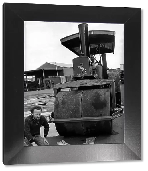 Tom Weatherell with his vintage 10-ton steam roller Resolution on 26th March 1978