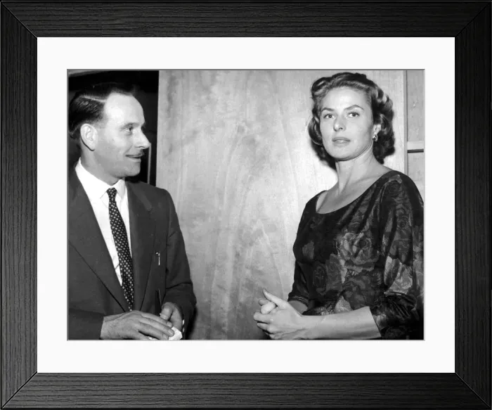 Framed Print : Birmingham Mail film critic Arthur Steele with Ingrid Bergman. circa 1958 Framed Print : Birmingham Mail film critic Arthur Steele with Ingrid Bergman. circa 1958