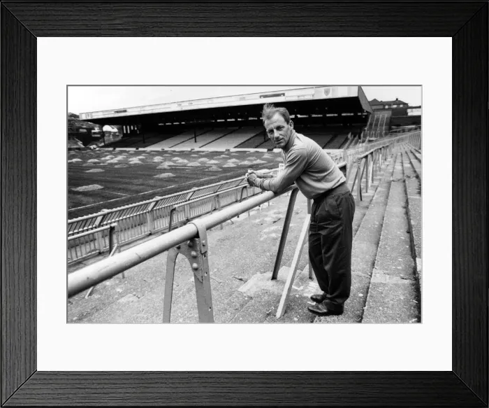Framed Print : Crystal Palace manager Steve Coppell at Selhurst Park. 22nd May 1993 Framed Print : Crystal Palace manager Steve Coppell at Selhurst Park. 22nd May 1993