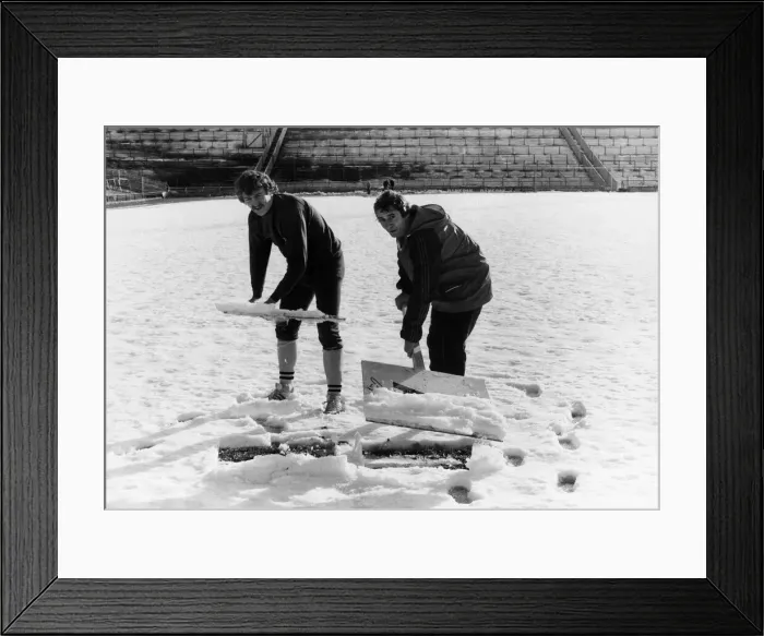 Framed Print : Crystal Palace caretaker manager Steve Kember (right) and defender Jim Cannon clear