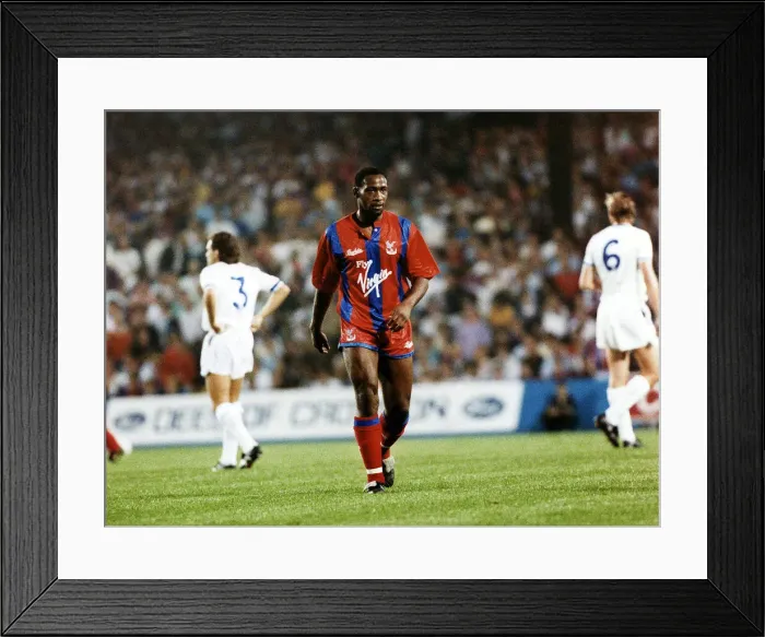 Framed Print : Crystal Palace footballer Andy Gray in action during the match against Leeds United Framed Print : Crystal Palace footballer Andy Gray in action during the match against Leeds United