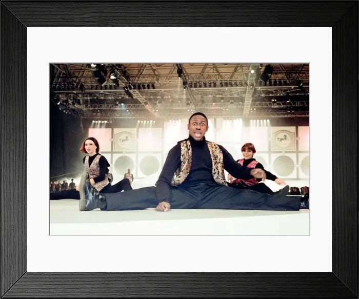 Framed Print : Clothes Show Live, NEC, Birmingham, 7th December 1991. Scenes from the Catwalk Framed Print : Clothes Show Live, NEC, Birmingham, 7th December 1991. Scenes from the Catwalk