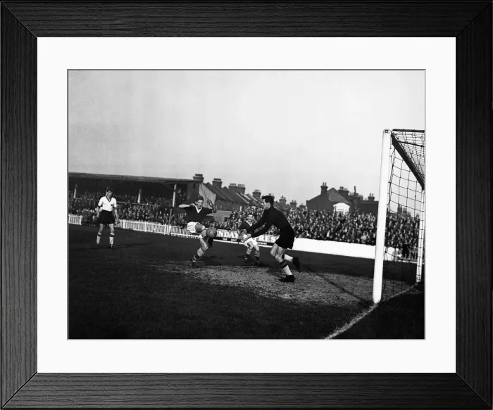 Framed Print : English League Division Three South match. Leyton Orient 8 v Crystal Palace 0