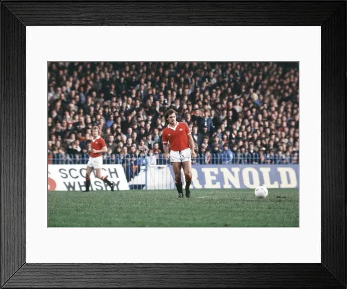 Framed Print : English League Division One match at Maine Road. Manchester City 2 v Manchester Framed Print : English League Division One match at Maine Road. Manchester City 2 v Manchester