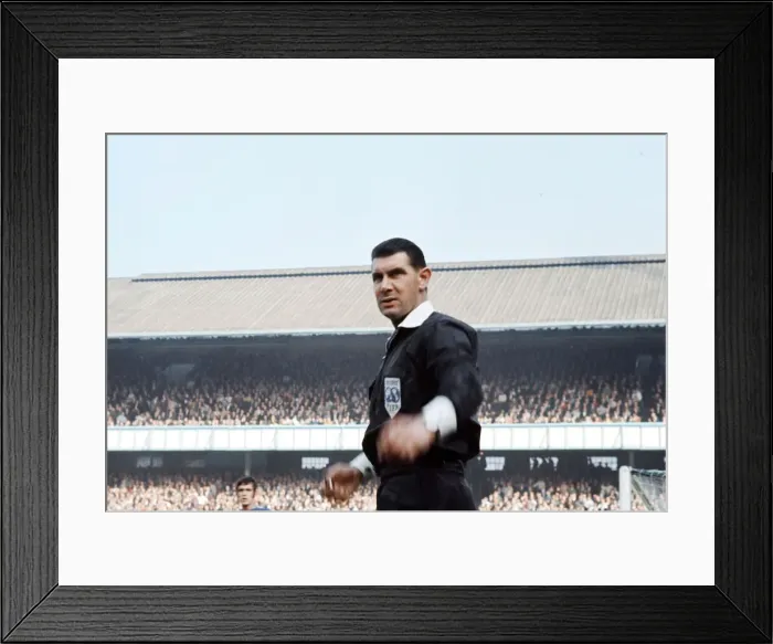 Framed Print : Referee Jack Taylor taking charge of an English league division one match, 1970
