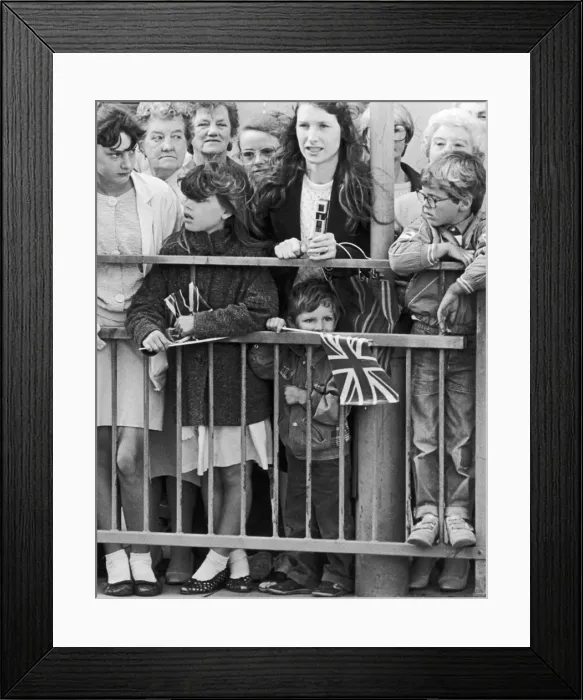 Framed Print : Well wishers wait to greet the Prince and Princess of Wales in Middlesbrough Framed Print : Well wishers wait to greet the Prince and Princess of Wales in Middlesbrough