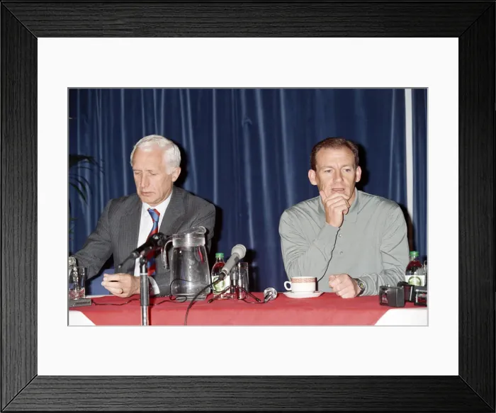 Framed Print : Crystal Palace football manager Steve Coppell sits beside his chairman Ron Noades at a Framed Print : Crystal Palace football manager Steve Coppell sits beside his chairman Ron Noades at a