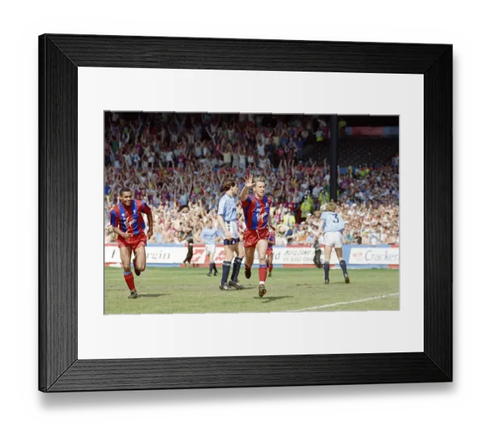 Framed Print : English League Division One match at Selhurst Park. Crystal Palace 2 v Manchester