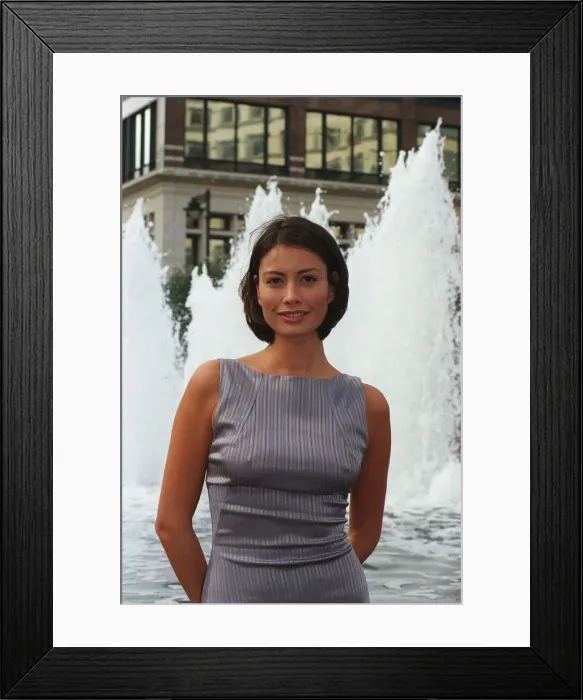 Framed Print : Melanie Sykes Television Presenter October 1998 launches new Silver Service Framed Print : Melanie Sykes Television Presenter October 1998 launches new Silver Service