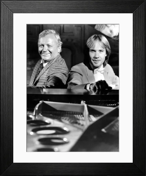 Framed Print : Former Goon Sir Harry Secombe and pianist Richard Clayderman are pictured Framed Print : Former Goon Sir Harry Secombe and pianist Richard Clayderman are pictured