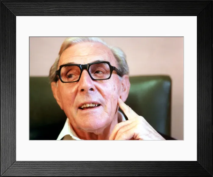 Framed Print : Actor, comedian and writer, Eric Sykes, is interviewed by David Whetstone of The Journal Framed Print : Actor, comedian and writer, Eric Sykes, is interviewed by David Whetstone of The Journal