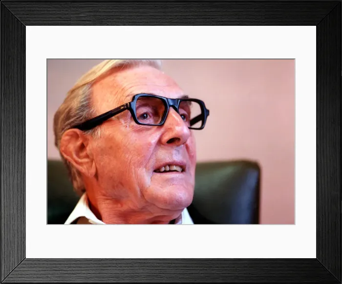Framed Print : Actor, comedian and writer, Eric Sykes, is interviewed by David Whetstone of The Journal Framed Print : Actor, comedian and writer, Eric Sykes, is interviewed by David Whetstone of The Journal