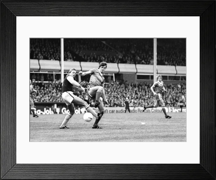 Framed Print : Aston Villa 3-0 Birmingham City, League match at Villa Park, Saturday 13th December 1980 Framed Print : Aston Villa 3-0 Birmingham City, League match at Villa Park, Saturday 13th December 1980