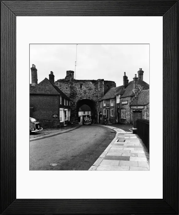 Framed Print : Places: England: Rye. General Street scene in and a round The Sussex town of Rye Framed Print : Places: England: Rye. General Street scene in and a round The Sussex town of Rye