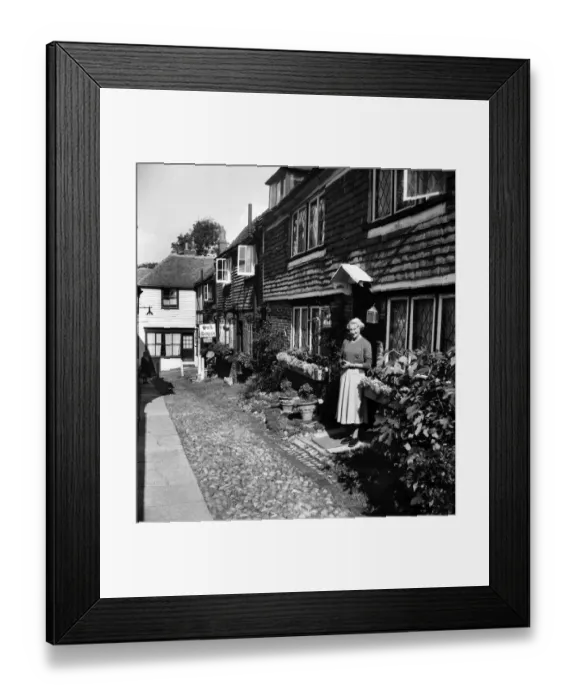 Framed Print : Places: England: Rye. General Street scene in and a round The Sussex town of Rye