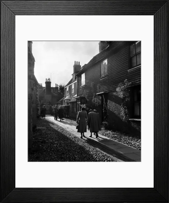 Framed Print : Places: England: Rye. General Street scene in and a round The Sussex town of Rye Framed Print : Places: England: Rye. General Street scene in and a round The Sussex town of Rye