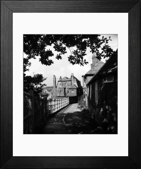 Framed Print : Places: England: Rye. General Street scene in and a round The Sussex town of Rye Framed Print : Places: England: Rye. General Street scene in and a round The Sussex town of Rye