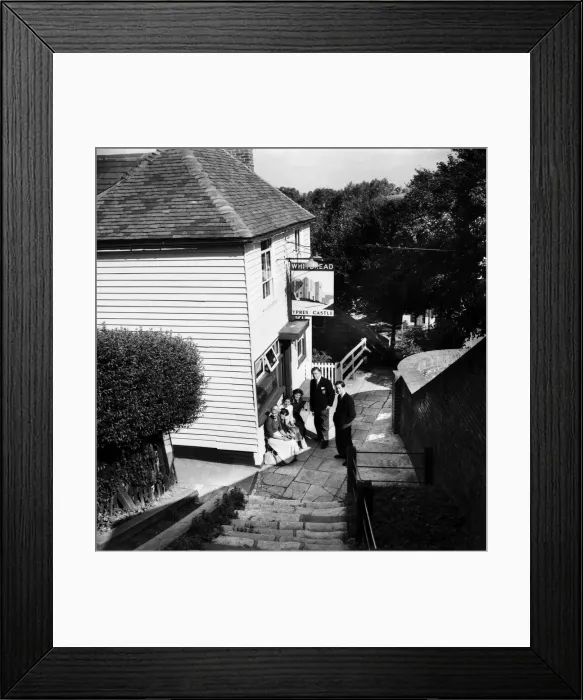 Framed Print : Places: England: Rye. General Street scene in and a round The Sussex town of Rye Framed Print : Places: England: Rye. General Street scene in and a round The Sussex town of Rye