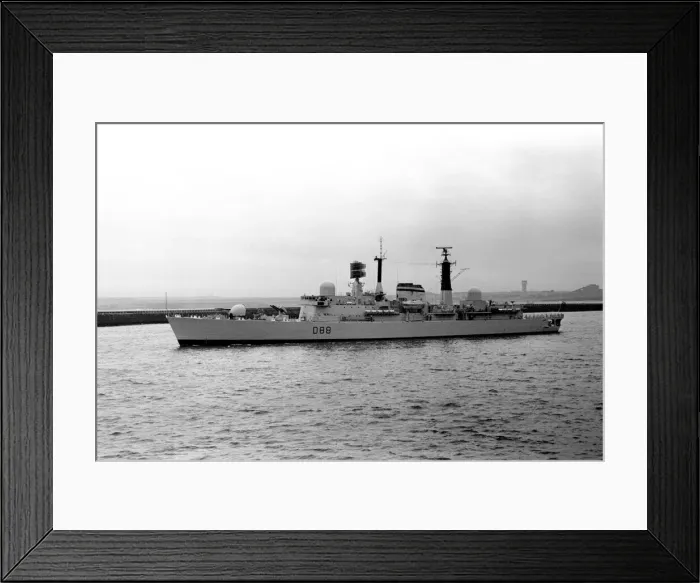 Framed Print : The destroyer HMS Glasgow puts to sea from the River Tyne on her way to Portsmouth to be Framed Print : The destroyer HMS Glasgow puts to sea from the River Tyne on her way to Portsmouth to be