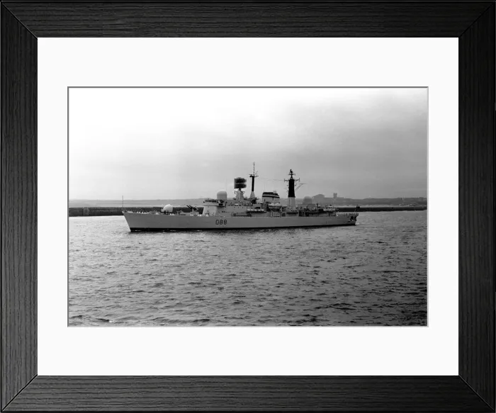 Framed Print : The destroyer HMS Glasgow puts to sea from the River Tyne on her way to Portsmouth to be Framed Print : The destroyer HMS Glasgow puts to sea from the River Tyne on her way to Portsmouth to be