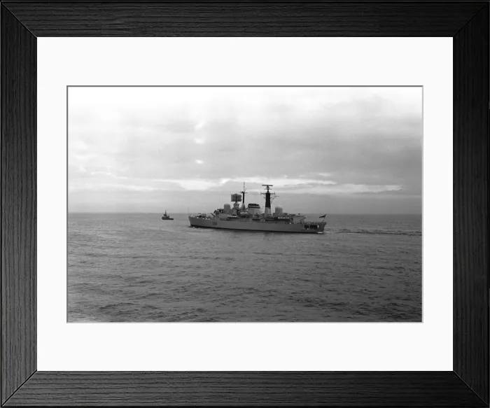 Framed Print : The destroyer HMS Glasgow puts to sea from the River Tyne on her way to Portsmouth to be Framed Print : The destroyer HMS Glasgow puts to sea from the River Tyne on her way to Portsmouth to be