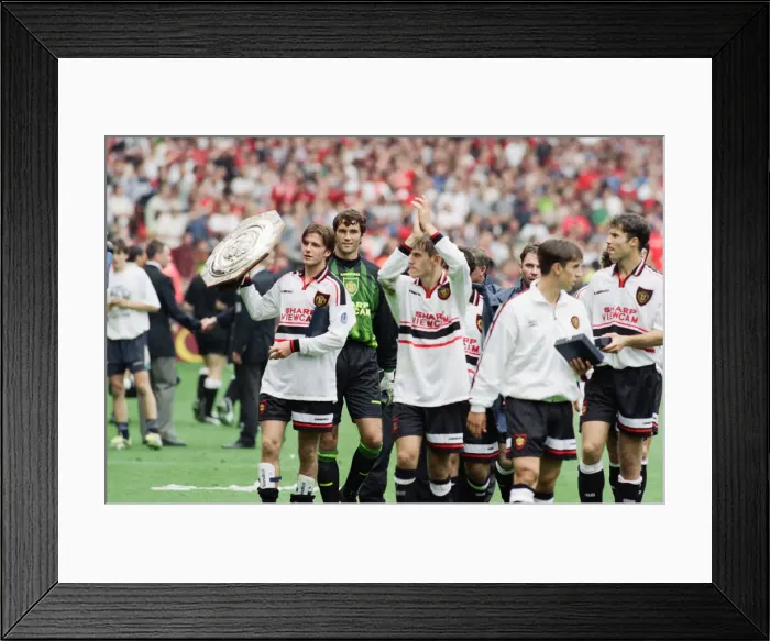 Framed Print : Charity Shield match at Wembley Manchester United v Chelsea Framed Print : Charity Shield match at Wembley Manchester United v Chelsea