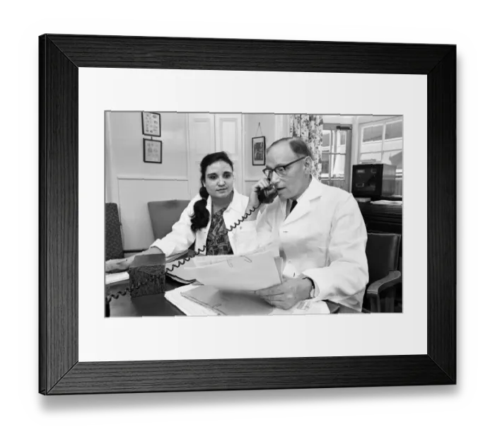 Framed Print : Dr Cooke, Consultant at Birmingham Maternity Hospital, who has been treating Sheila