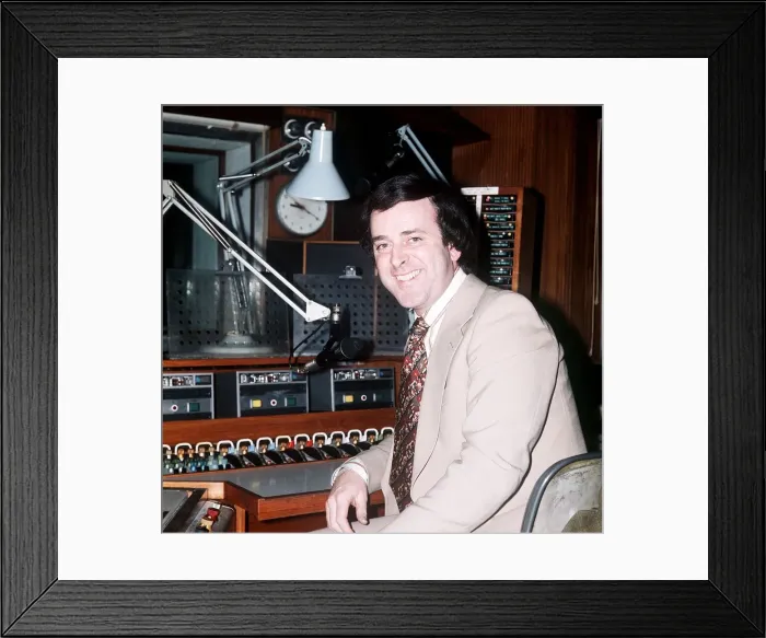 Framed Print : Terry Wogan Light coloured jacket Dbase MSI Framed Print : Terry Wogan Light coloured jacket Dbase MSI