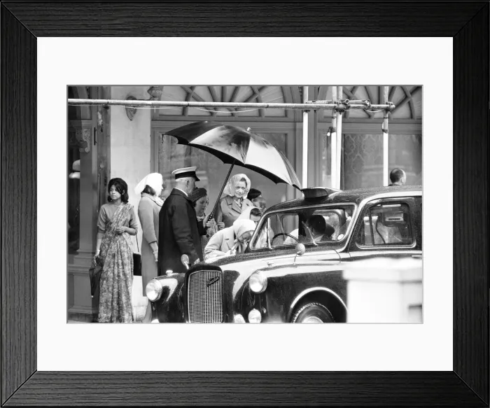 Framed Print : Fortnum & Mason Department Store, Piccadilly, Central London, 18th August 1964 Framed Print : Fortnum & Mason Department Store, Piccadilly, Central London, 18th August 1964