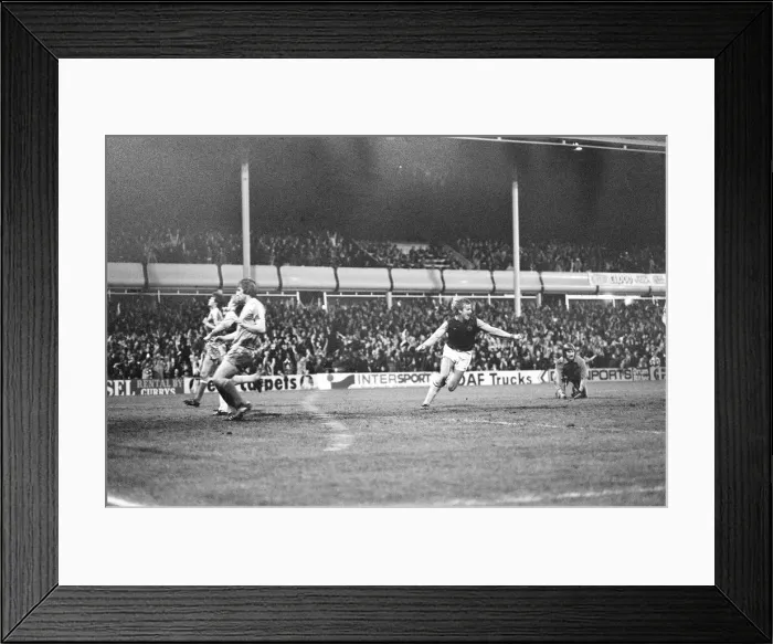 Framed Print : Aston Villa 3-0 Birmingham City, League match at Villa Park, Saturday 13th December 1980
