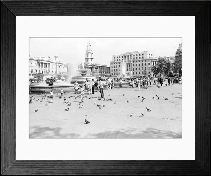 Framed Print : Tourists in Trafalgar Square, London, 10th August 1969